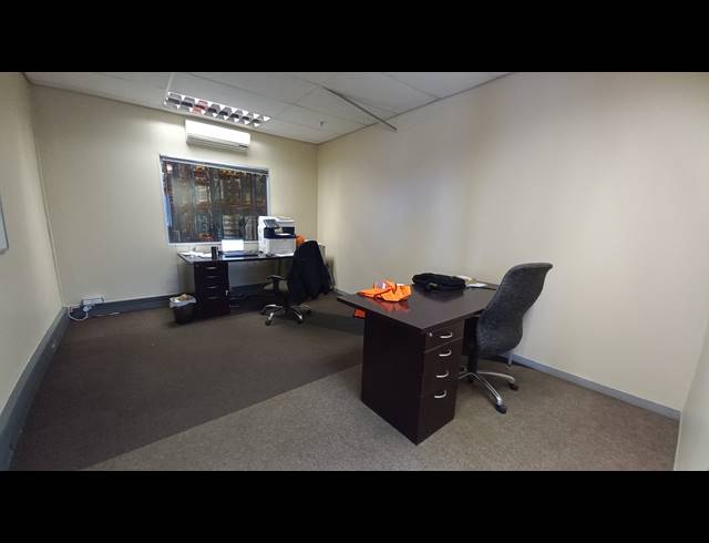 12,400M² WAREHOUSE TO LET IN JET PARK